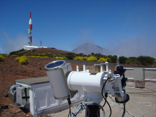 Near Infrared instrument pointing to the Sun during the campaign at the Izaña Observatory on Tenerife.