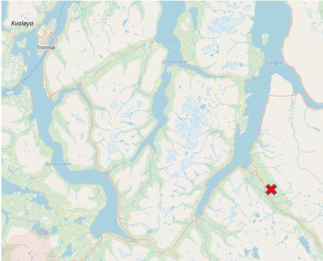 La croix rouge indique l'emplacement de l'observatoire où la campagne d'observation a eu lieu, à proximité de Skibotn, en Norvège.