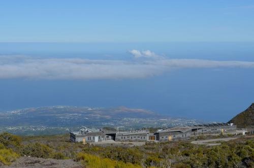 Maïdo-observatorium op het eiland La Réunion. Zee. Oceaan.